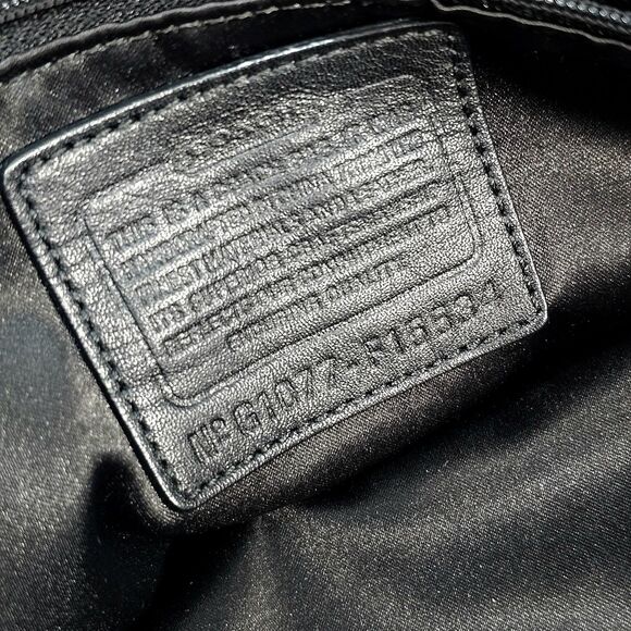 Y2K Coach Penelope Signature Monogrammed Shoulder Purse Tan & Brown - Picture 4 of 10